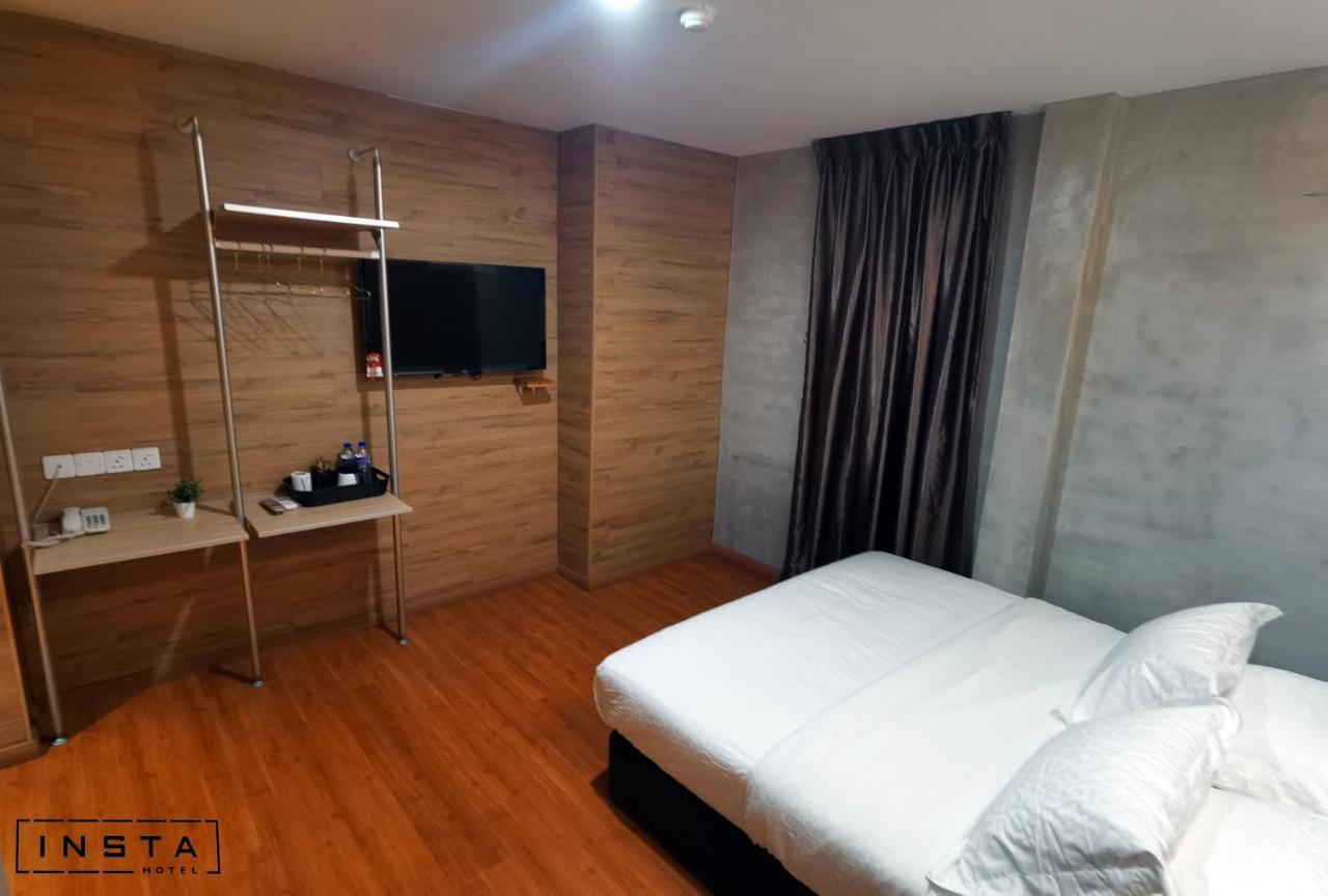 Insta Hotel Johor Bahru Exterior photo