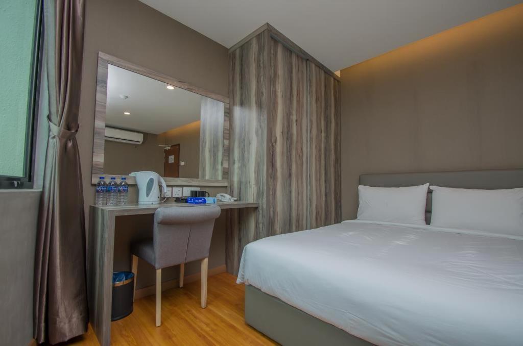 Insta Hotel Johor Bahru Exterior photo